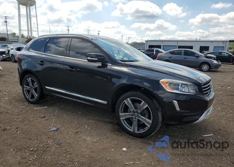 2017 Volvo Xc60 T6 Dynamic z USA, uszkodzony, nr VIN YV449MRR4H2064331